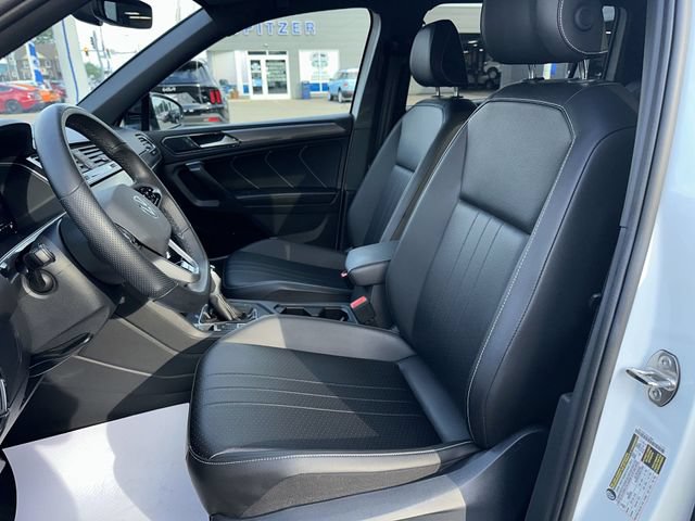 Used 2024 Volkswagen Tiguan SE R-Line AWD/4WD image 15