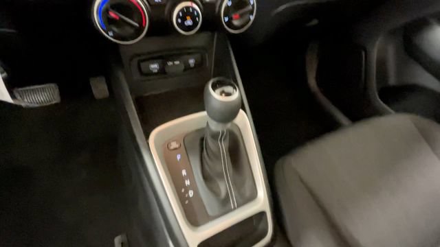 Used 2025 Hyundai Venue SE FWD image 25