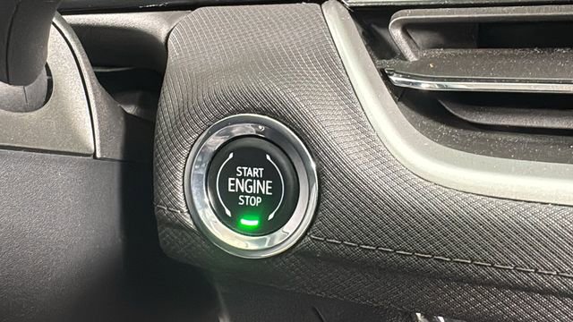 Used 2025 Chevrolet TrailBlazer LT w/ Driver Confidence Package image 23