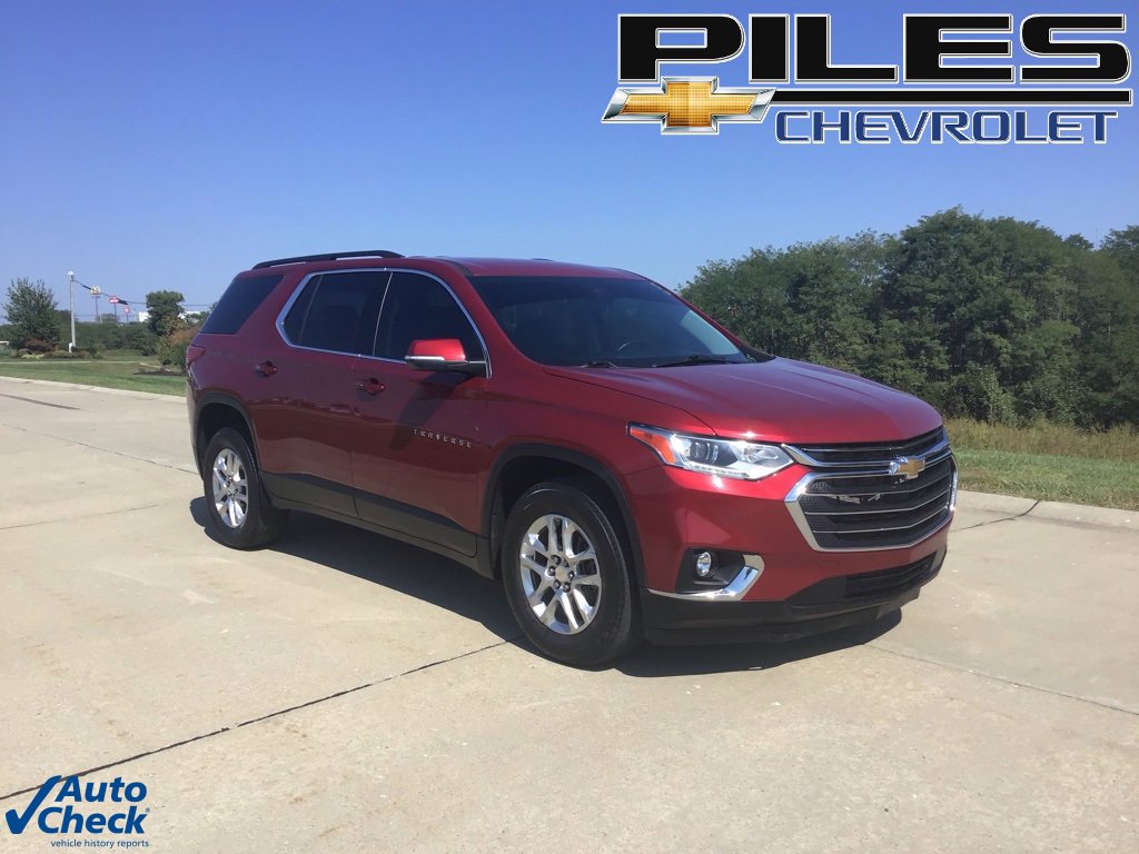 Used 2021 Chevrolet Traverse LT image 1