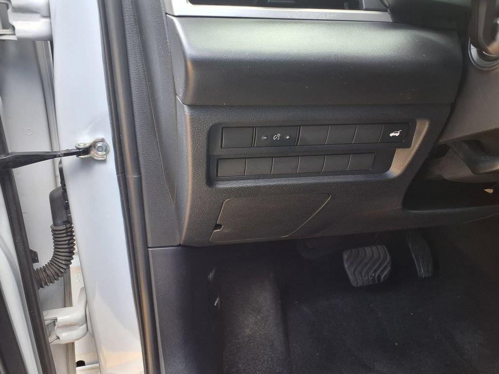 Used 2023 Mitsubishi Outlander Ralliart AWD/4WD image 19