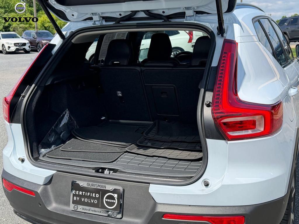Used 2026 Volvo XC40 B5 Plus w/ Protection Package Premier AWD/4WD image 19