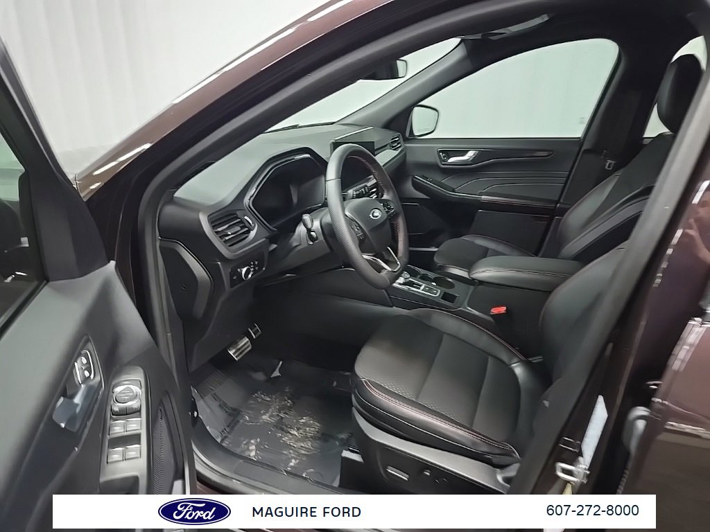 Used 2023 Ford Escape ST-Line w/ Tech Pack #1 image 31