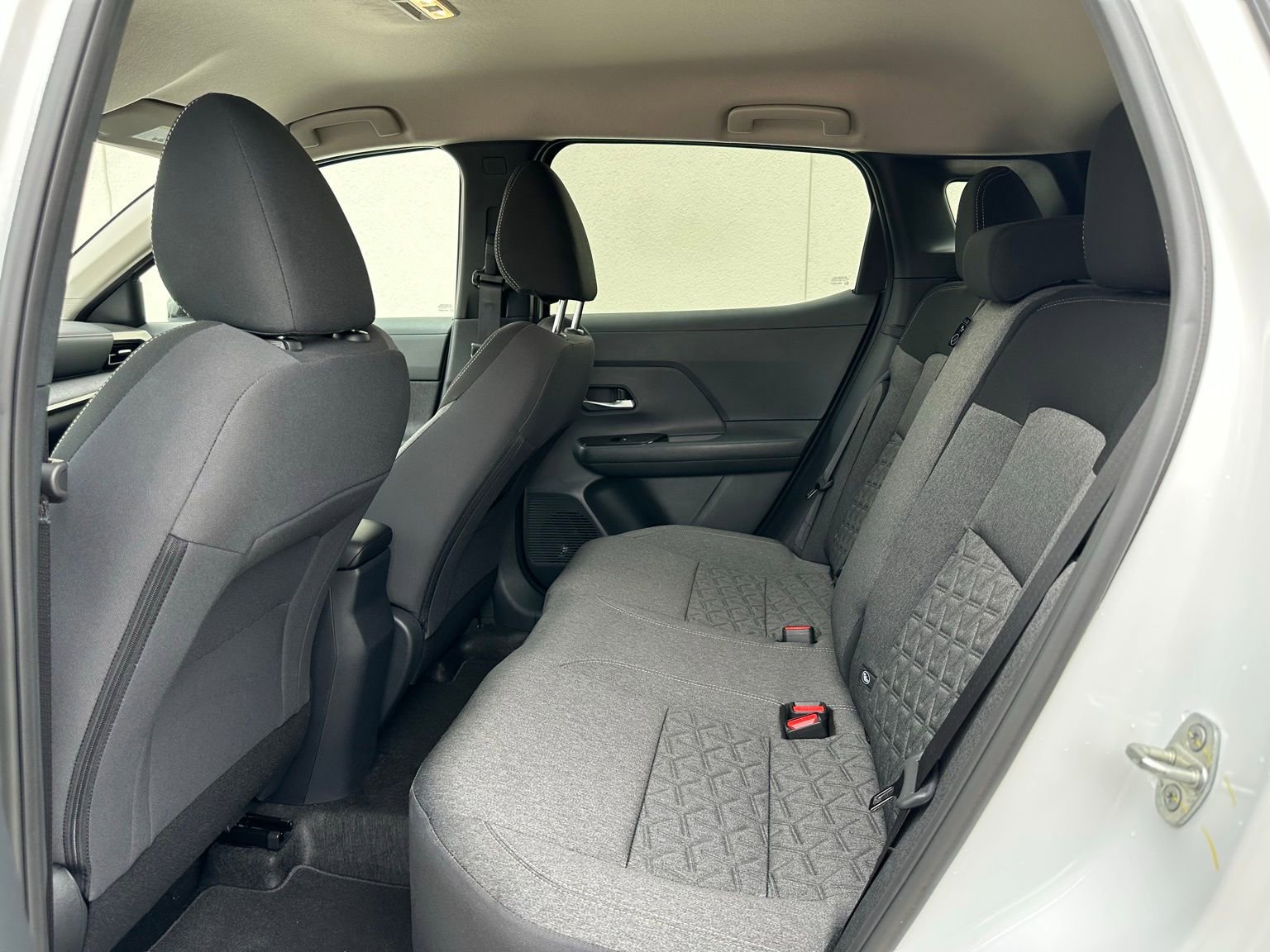 Used 2026 Nissan Kicks SV image 16