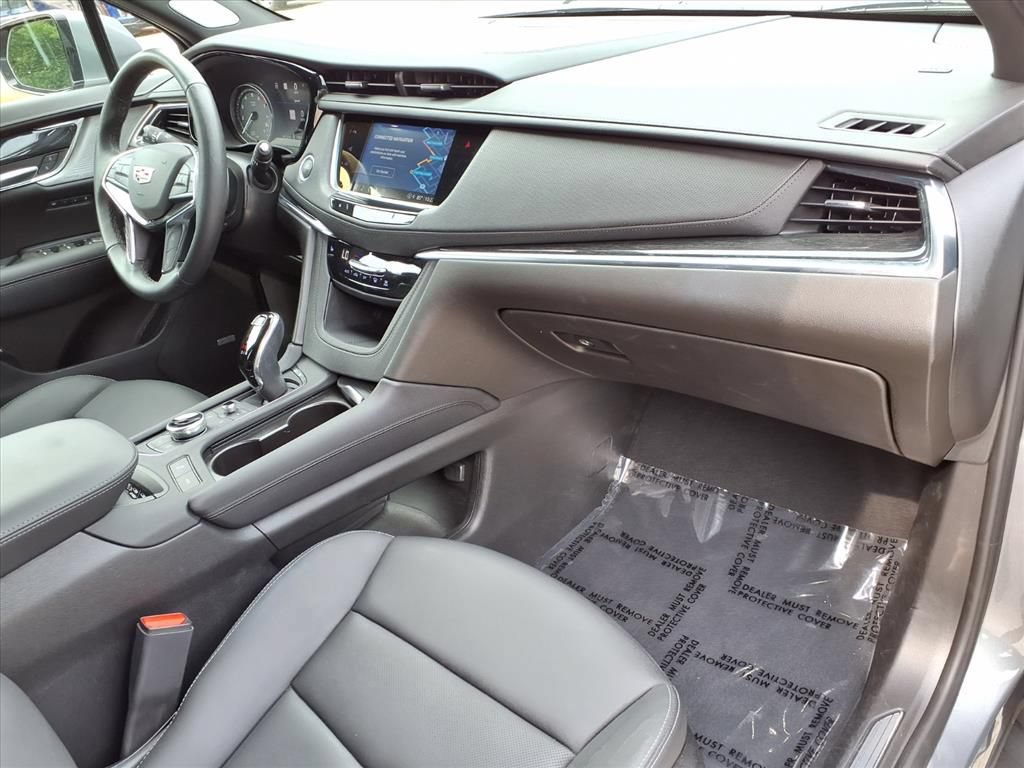 Used 2022 Cadillac XT5 Premium Luxury w/ Technology Package AWD/4WD image 8