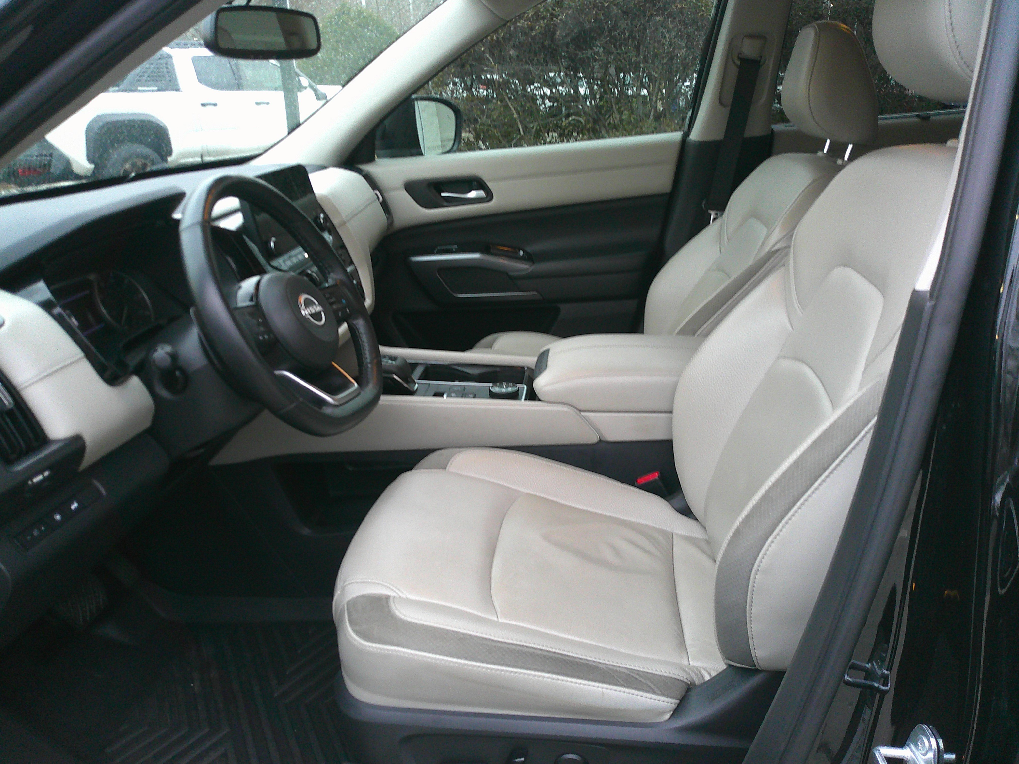 Used 2022 Nissan Pathfinder SL w/ SL Black Package image 19