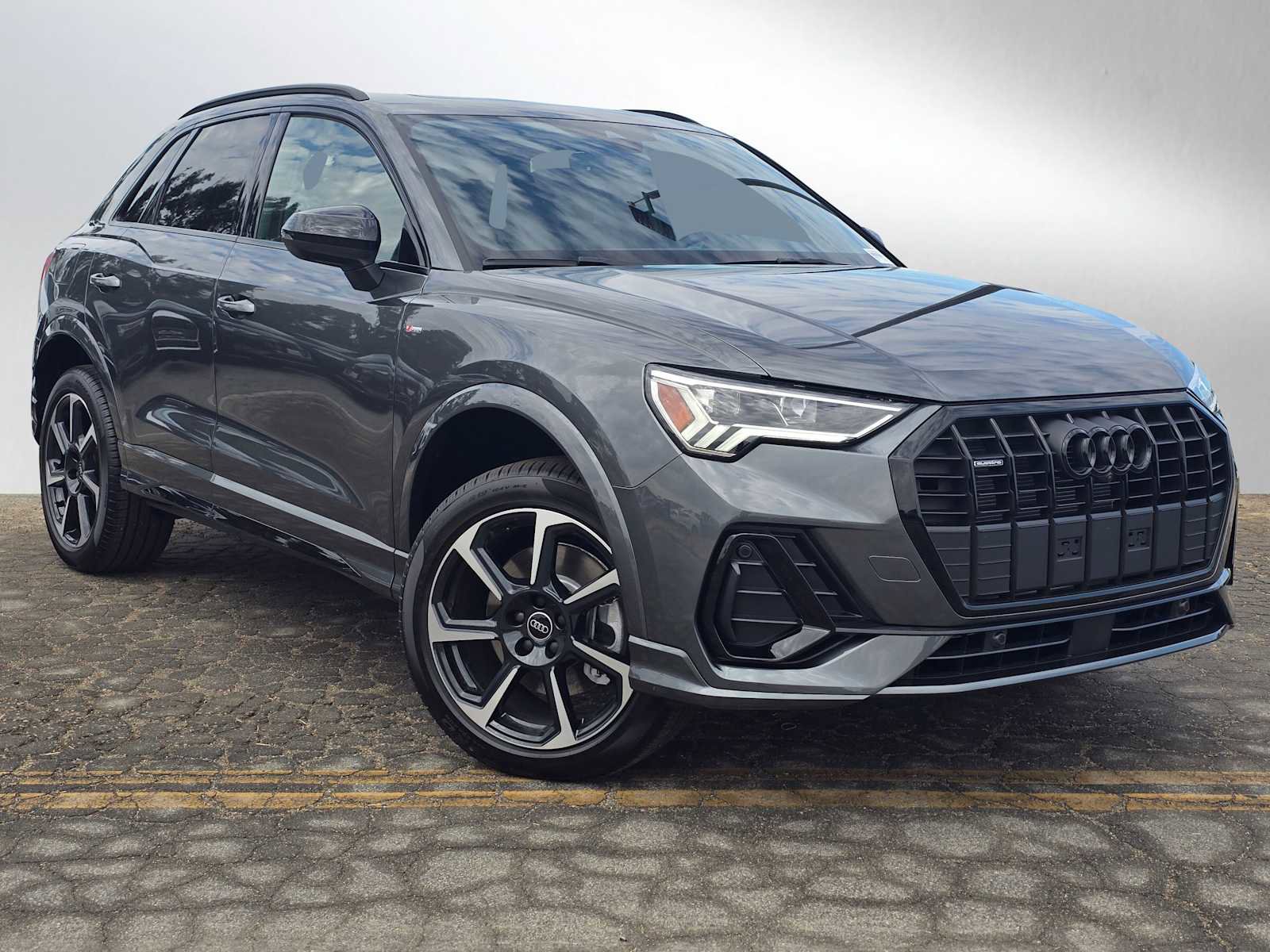 New 2025 Audi Q3 2.0T Premium Plus