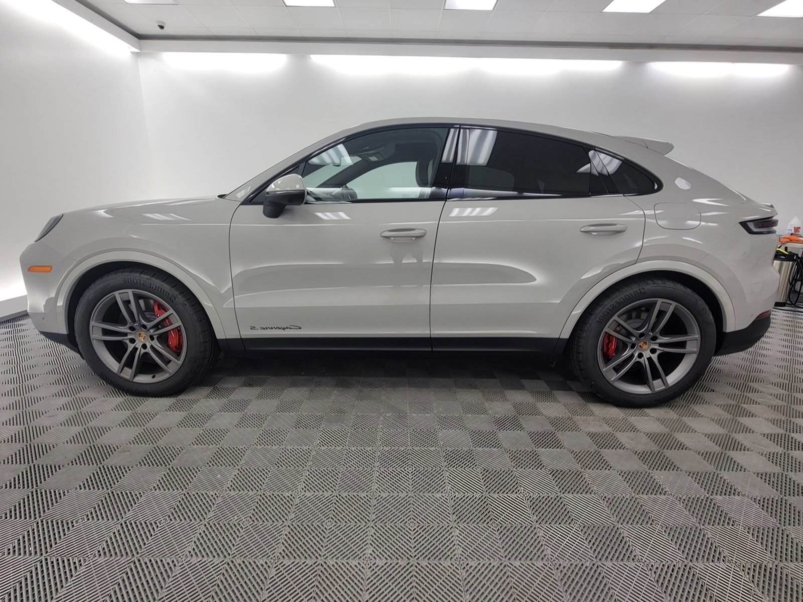 New 2025 Porsche Cayenne S image 2
