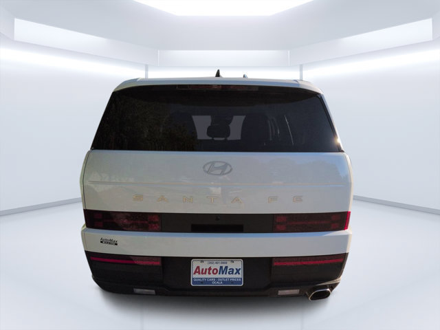 Used 2026 Hyundai Santa Fe SE FWD image 4