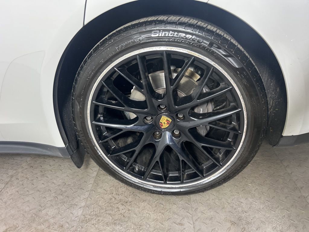 Certified 2023 Porsche Panamera 4 Platinum Edition image 14
