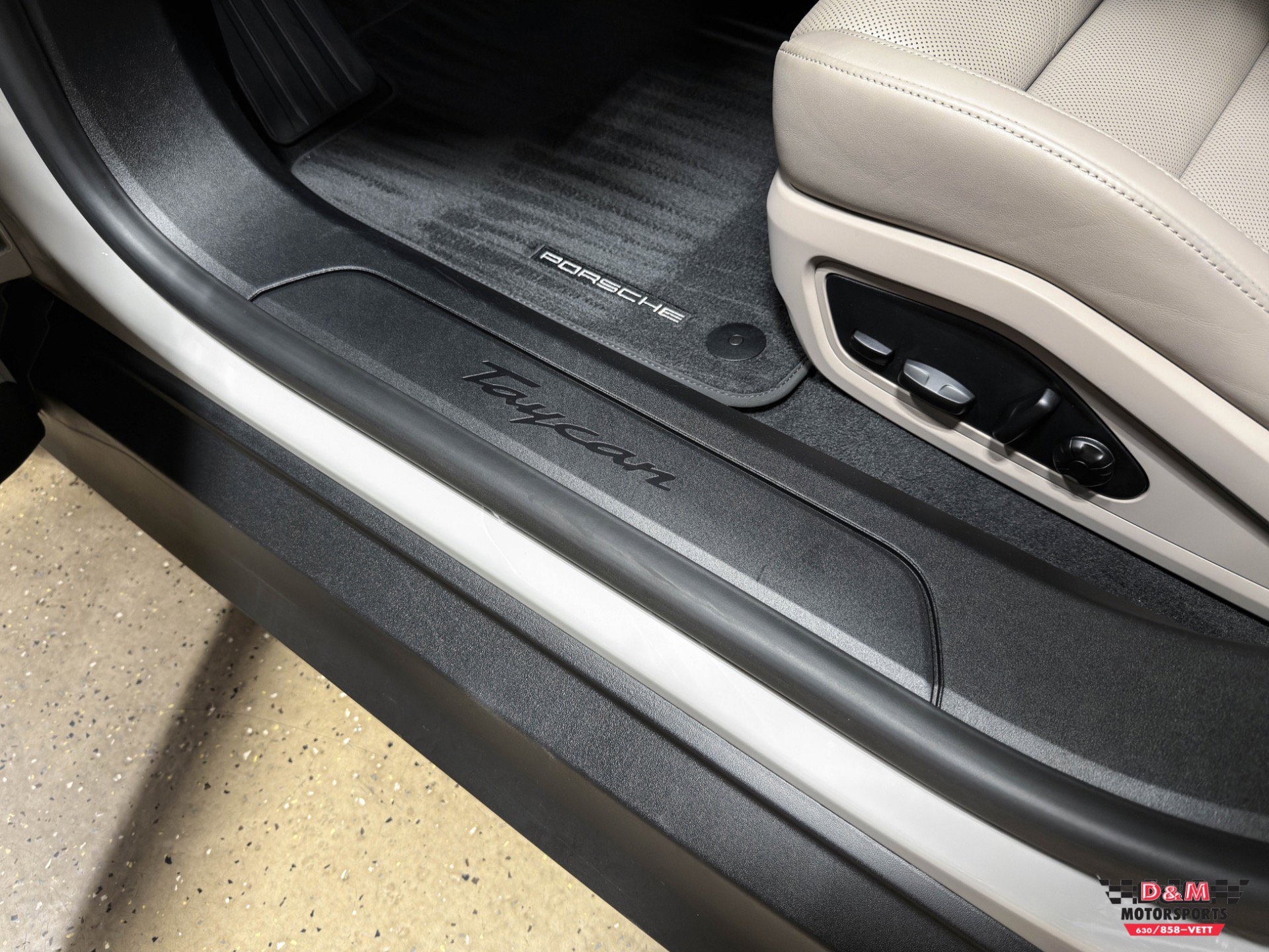 Used 2021 Porsche Taycan image 26