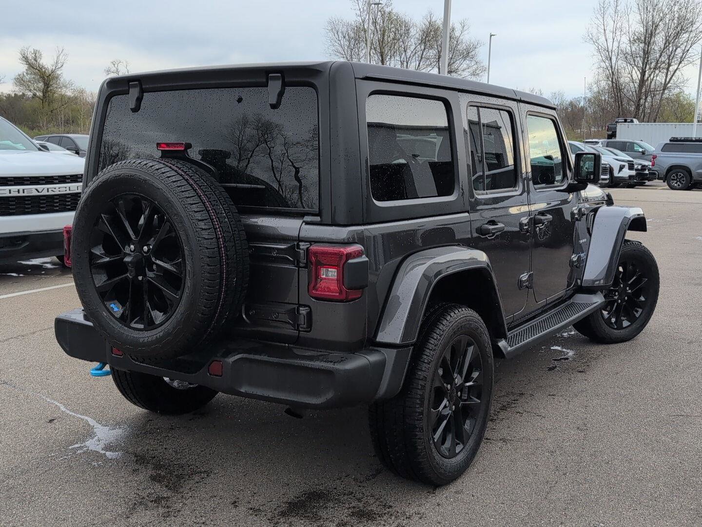 Used 2023 Jeep Wrangler Sahara w/ Cold Weather Group image 10