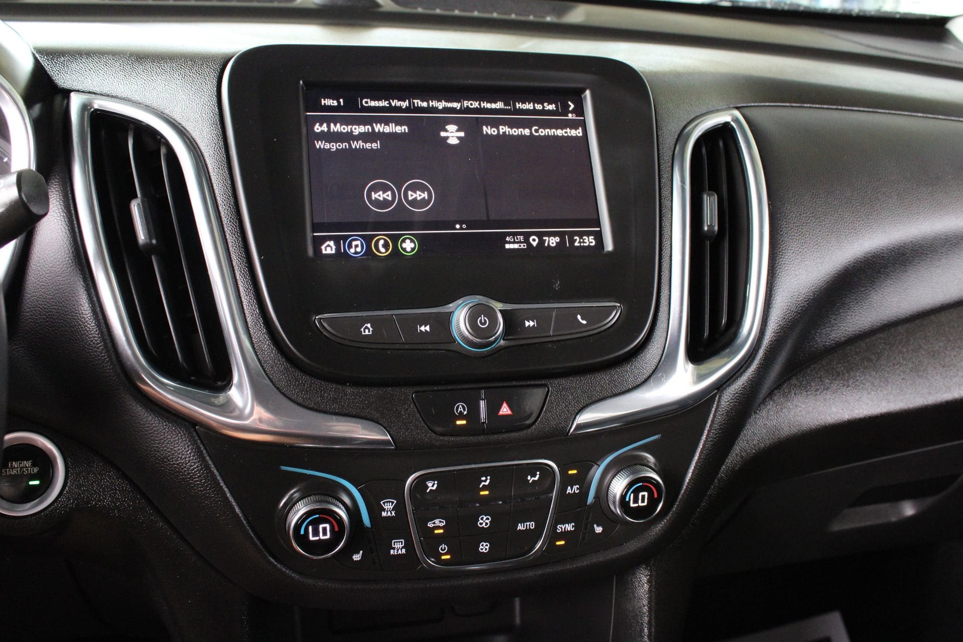 Used 2023 Chevrolet Equinox LT AWD/4WD image 35