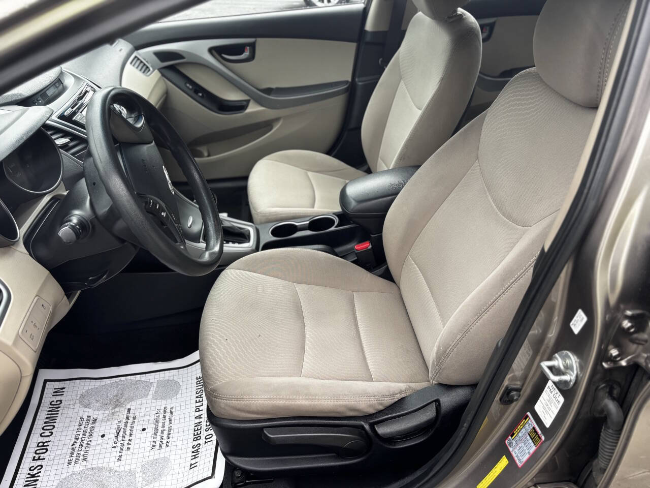 Used 2015 Hyundai Elantra SE FWD image 16