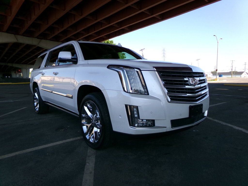 Used 2017 Cadillac Escalade ESV Platinum image 4