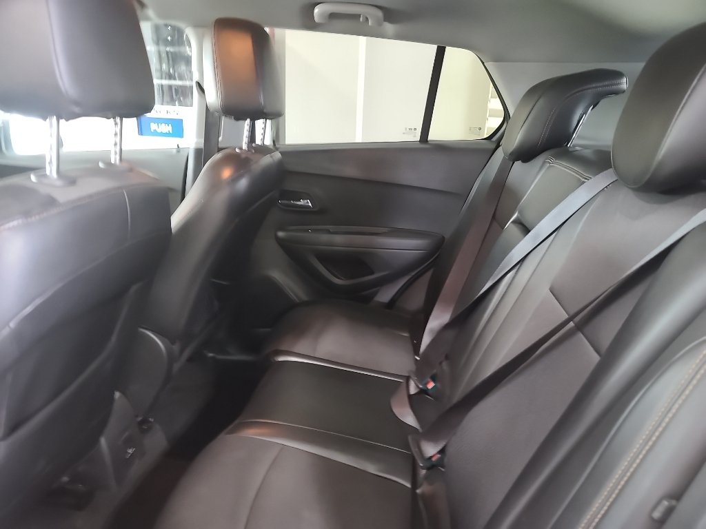 Used 2018 Chevrolet Trax LT w/ LT Convenience Package AWD/4WD image 11