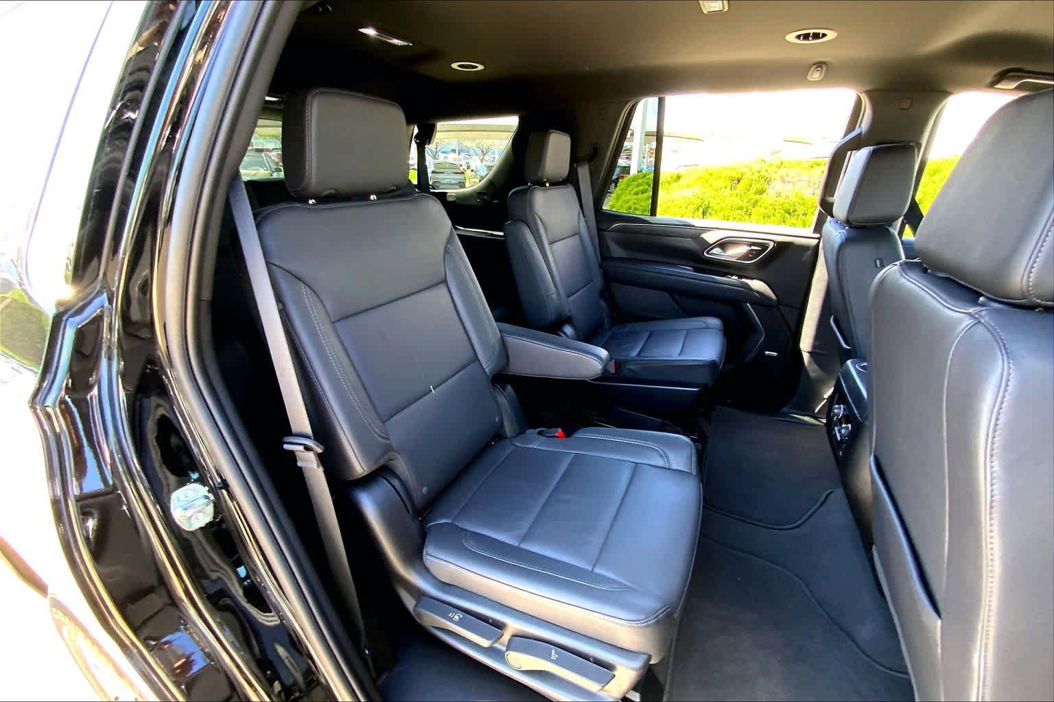 Used 2023 Chevrolet Tahoe LT w/ Luxury Package AWD/4WD image 18