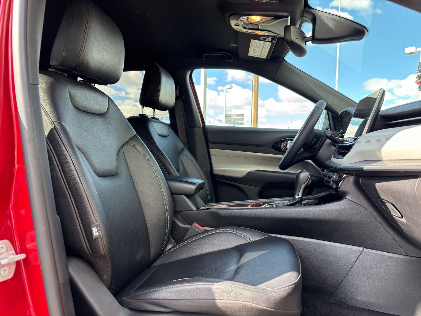 Used 2025 Jeep Compass Limited image 37