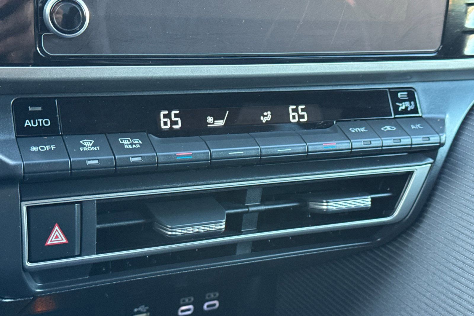 Certified 2025 Toyota Camry SE FWD image 20