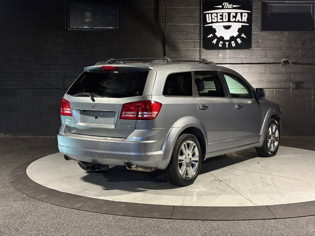 Used 2010 Dodge Journey R/T w/ Navigation & Sound Group I image 5