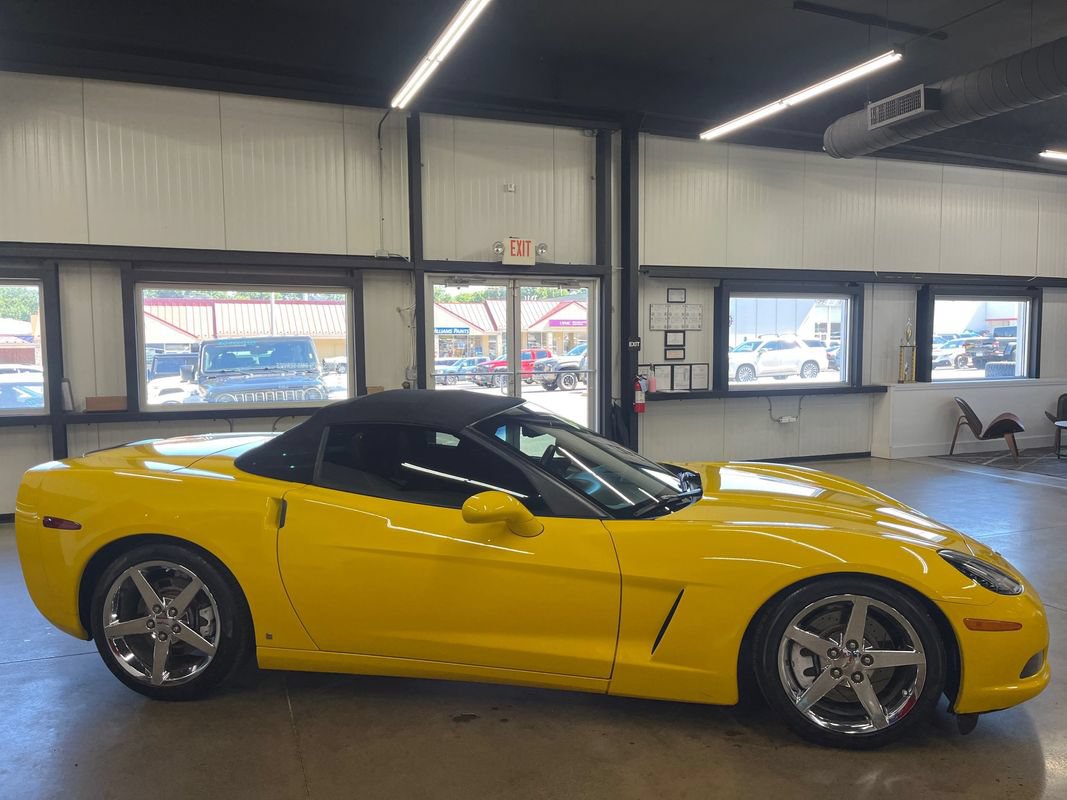 Used 2007 Chevrolet Corvette Convertible w/ Preferred Equipment Group RWD image 18
