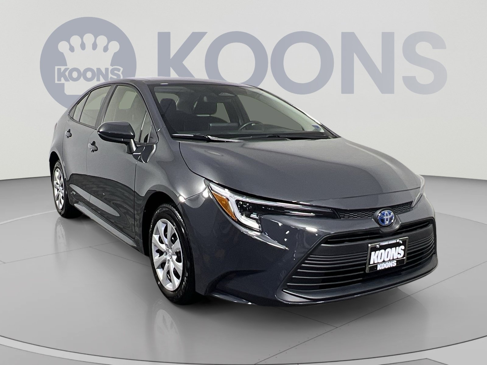 Used 2025 Toyota Corolla LE AWD/4WD image 2