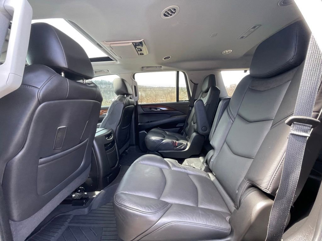 Certified 2020 Cadillac Escalade Luxury w/ Escalade Sport Edition image 24