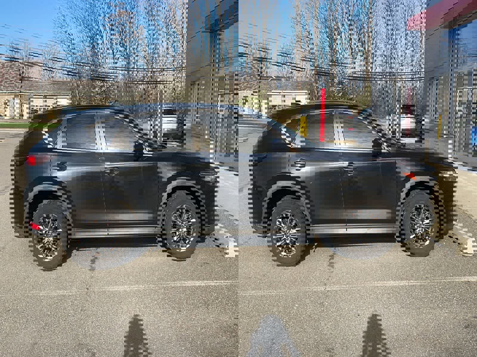 Used 2017 MAZDA CX-5 Touring w/ Preferred Equipment Package image 9