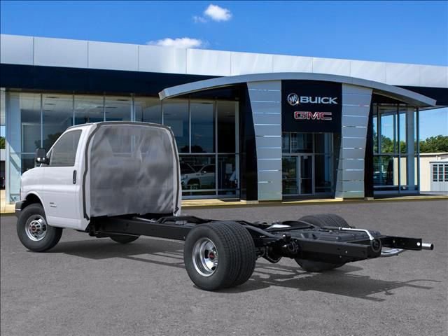 New 2025 GMC Savana 4500 4500 Van image 3