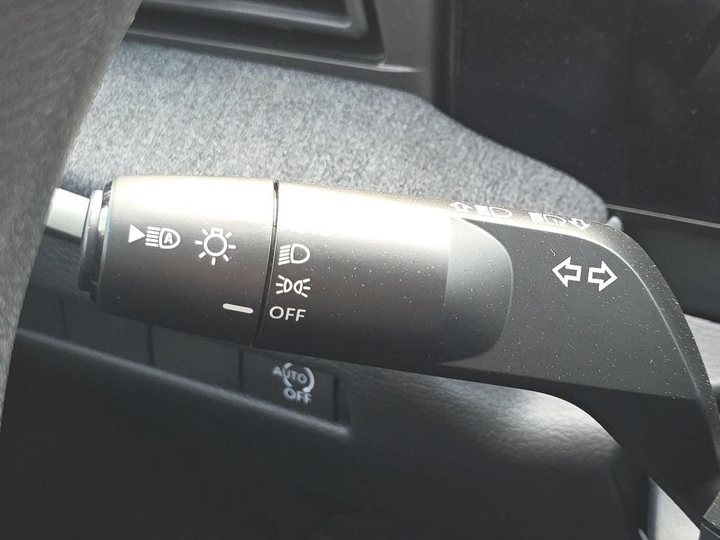 New 2026 Nissan Kicks SV w/ SV Premium Package FWD image 35