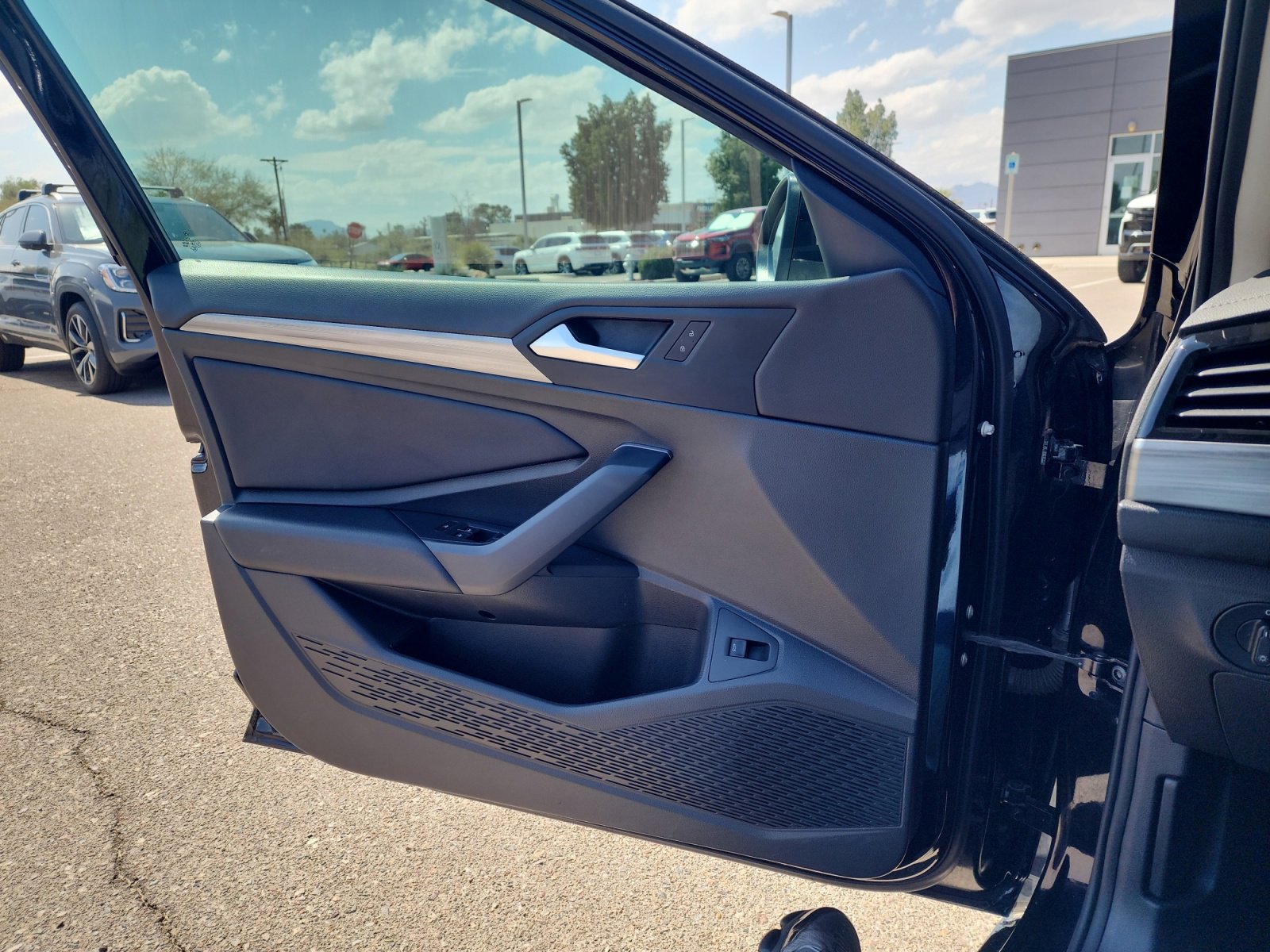 Used 2019 Volkswagen Jetta SEL w/ Cold Weather Package image 13