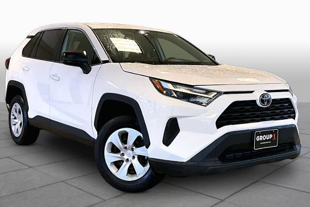 Used 2025 Toyota RAV4 LE AWD/4WD image 4