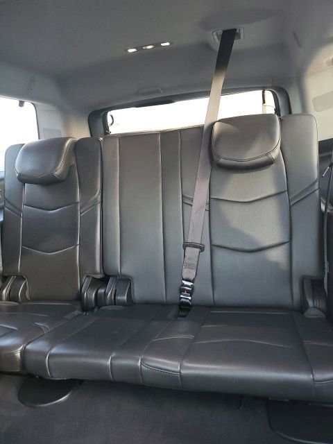 Used 2019 Cadillac Escalade ESV Premium Luxury image 17