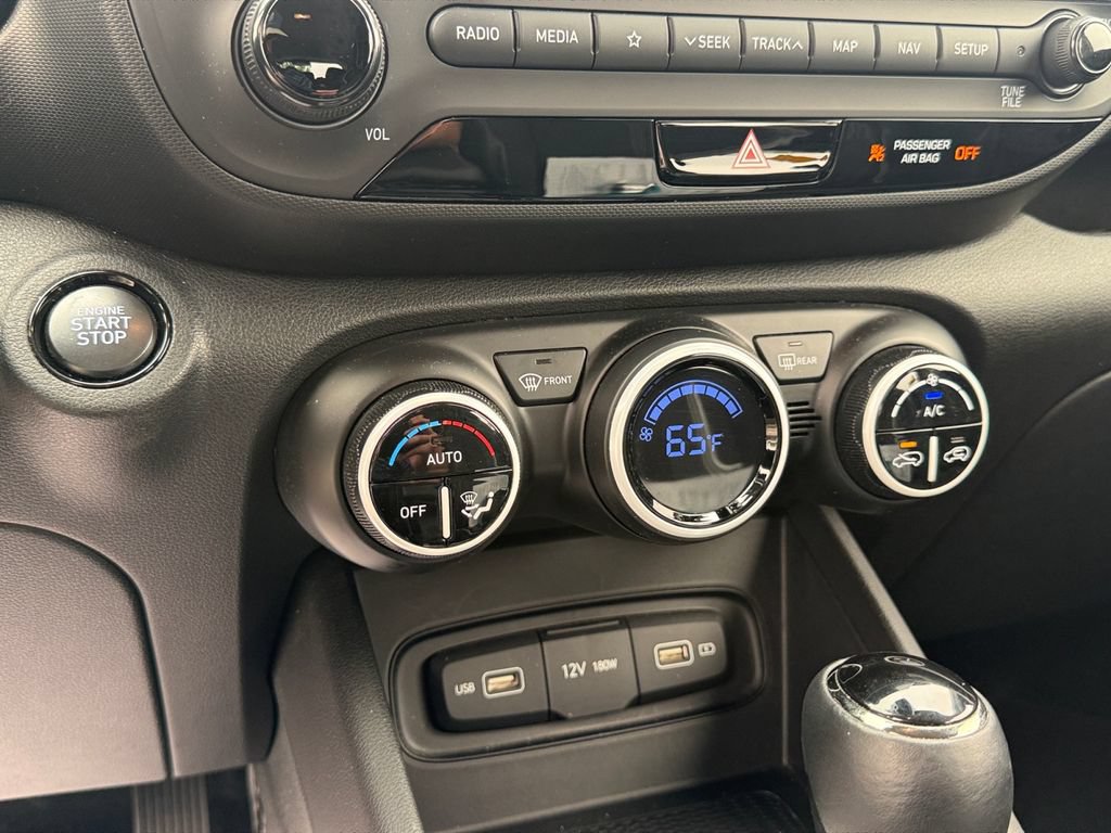 Certified 2022 Hyundai Venue Limited FWD image 24