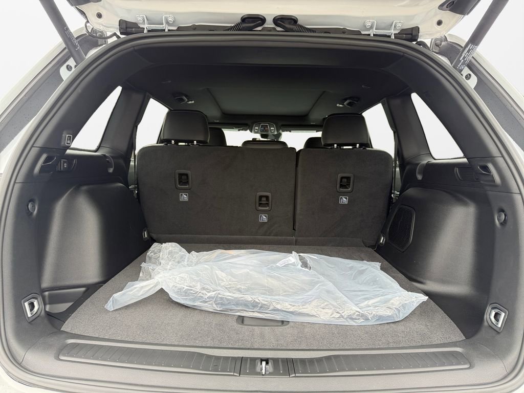 New 2026 Jeep Grand Cherokee Limited w/ Limited Altitude Package AWD/4WD image 18