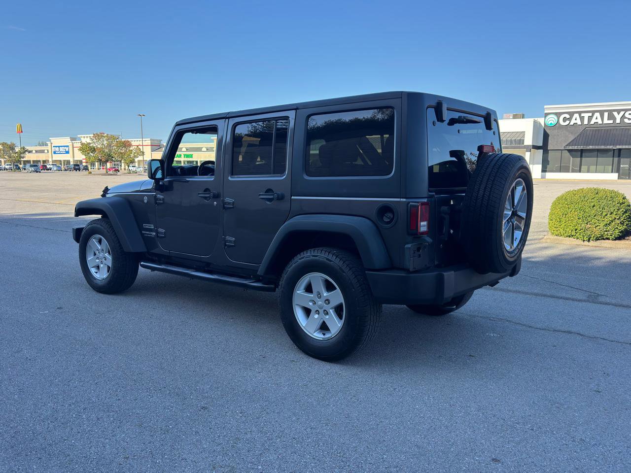 Used 2018 Jeep Wrangler Unlimited Sport S image 6