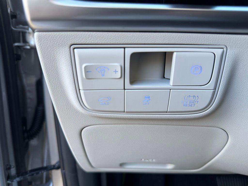 New 2026 Hyundai Tucson Limited w/ Tow & Go Package image 16