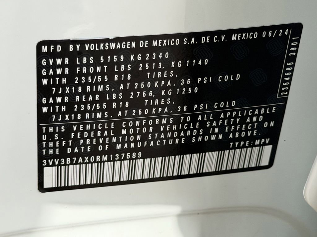 Used 2024 Volkswagen Tiguan SE FWD image 32
