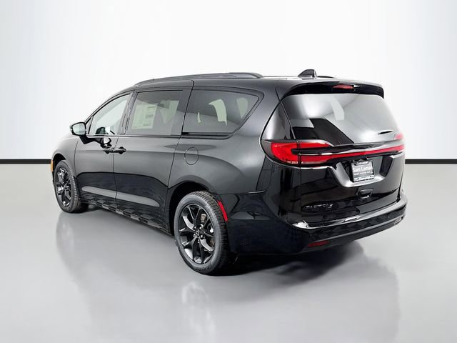 New 2026 Chrysler Pacifica Limited w/ S Appearance Package image 5