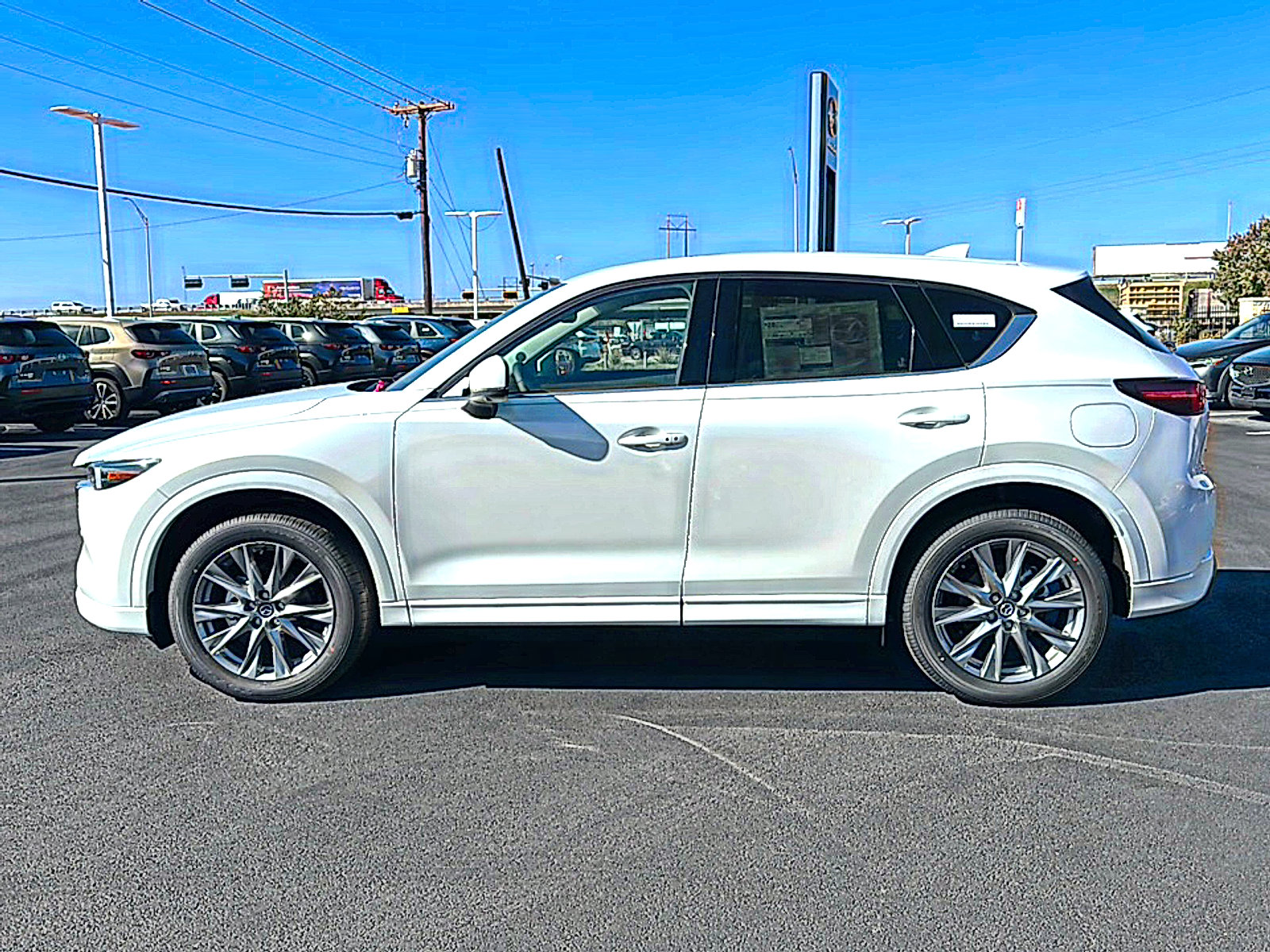 New 2025 MAZDA CX-5 AWD 2.5 S w/ Premium Plus Pkg image 3
