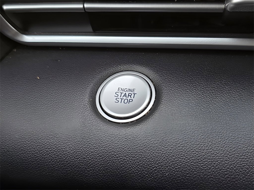 Used 2022 Hyundai Elantra SEL image 26