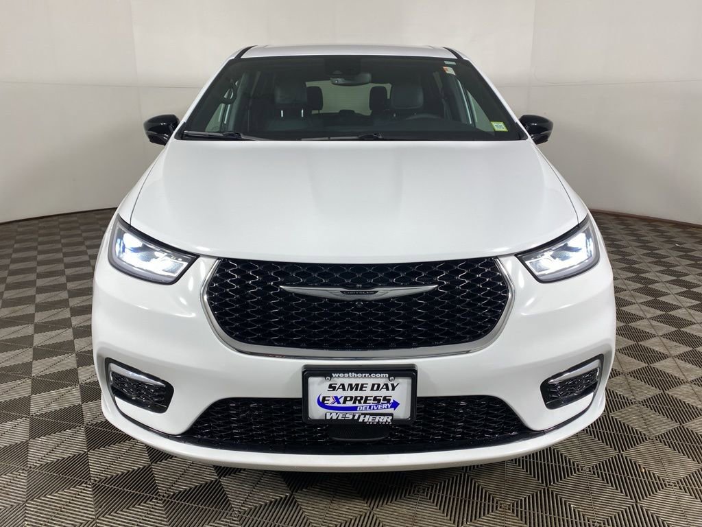 Used 2026 Chrysler Pacifica Select image 23
