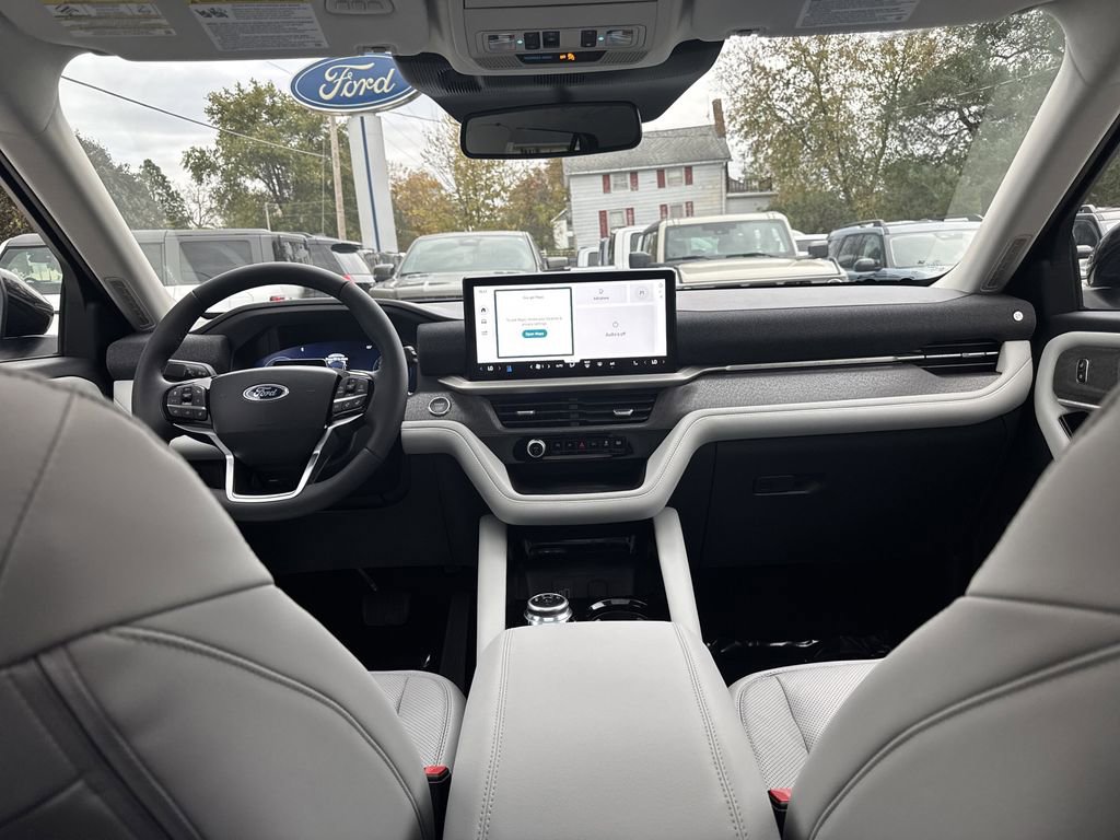 New 2026 Ford Explorer Platinum image 25