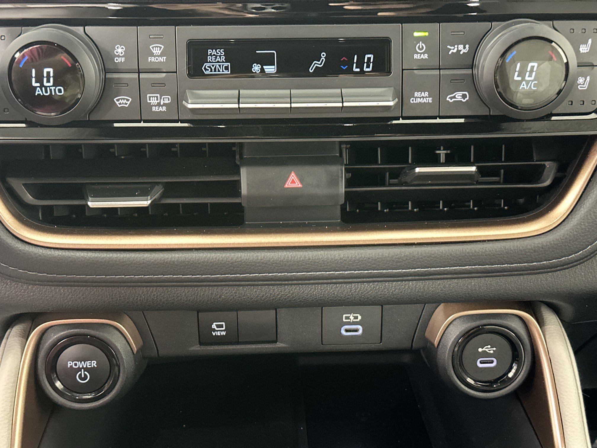 Used 2024 Toyota Grand Highlander AWD Hybrid image 23