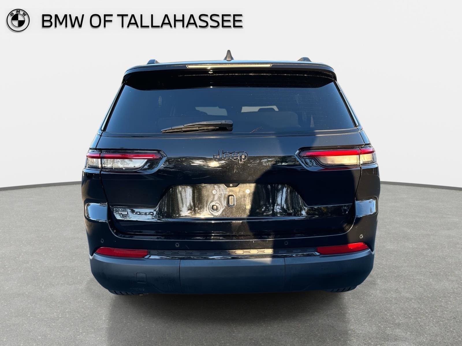 Used 2022 Jeep Grand Cherokee L Laredo image 5