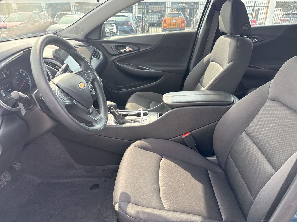 Used 2025 Chevrolet Malibu LT FWD image 60