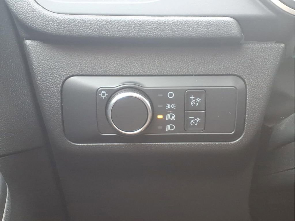 Used 2022 Ford Escape SE w/ Cold Weather Package image 17