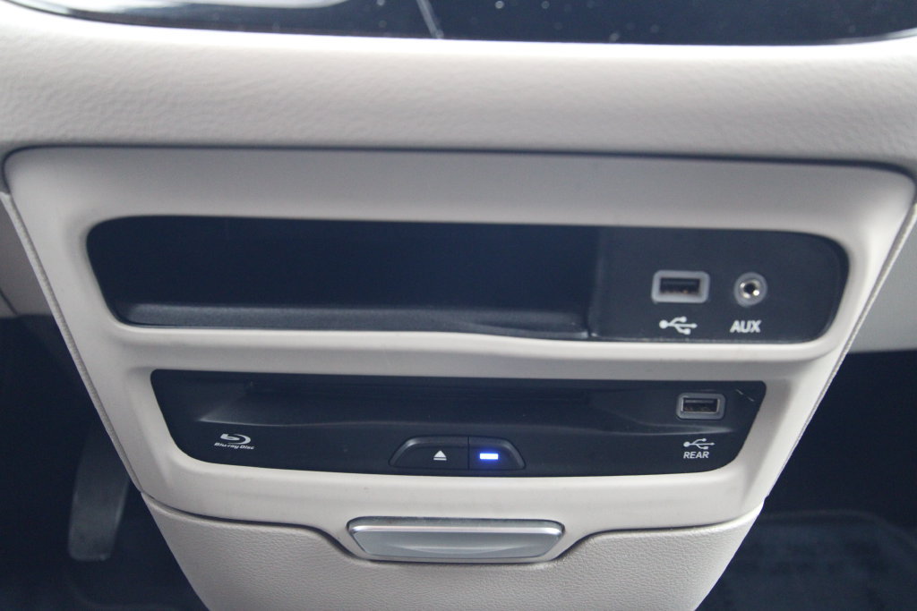 Used 2020 Chrysler Pacifica Touring-L Plus FWD image 29