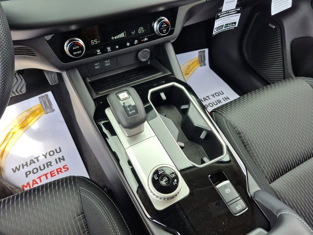 New 2026 Mitsubishi Outlander ES image 15