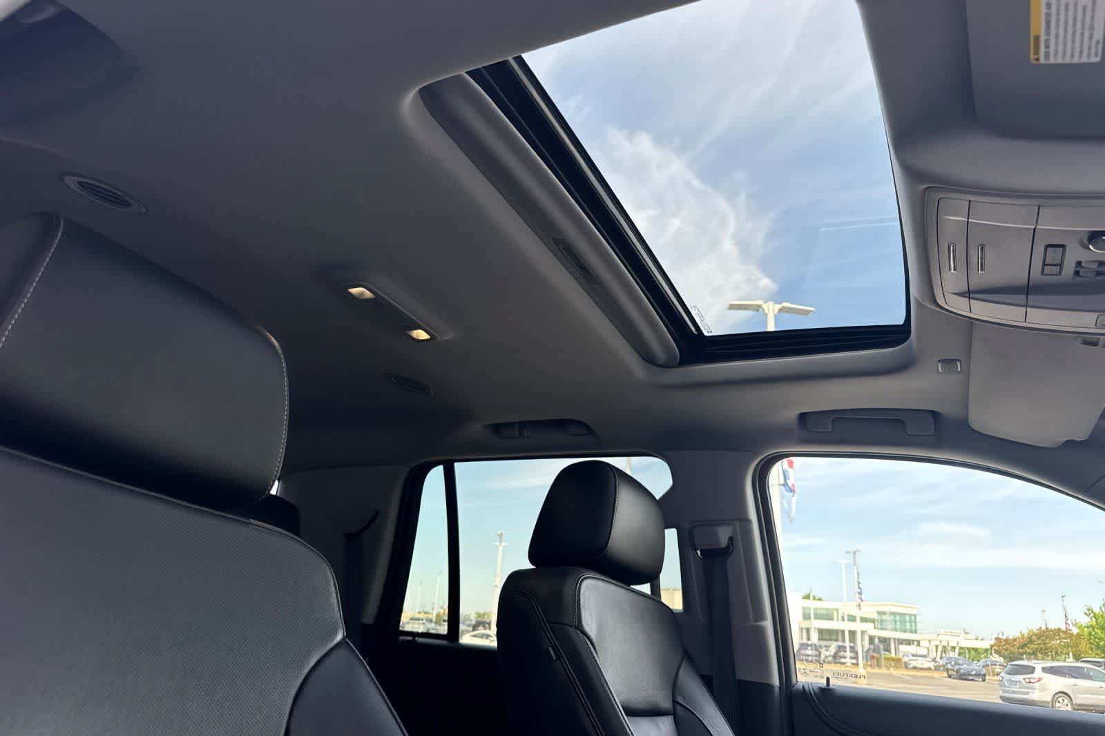 Used 2018 GMC Yukon SLT AWD/4WD image 18